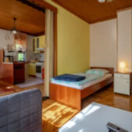 House Bri Ki - One Bedroom House With Terrace 度假居