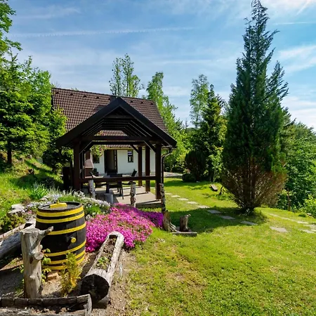 House Bri Ki - One Bedroom House With Terrace Dom wakacyjny *